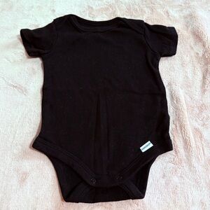 Gerber 0-3 Months All Black Unisex Onesie Short sleeve For Baby Girl Or Baby Boy